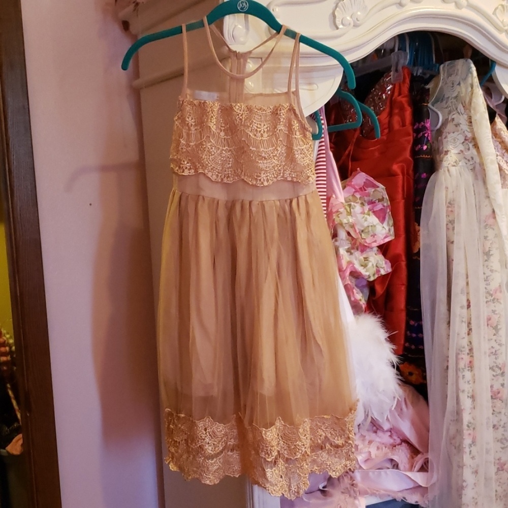 Girls beautiful tull overlay with lace